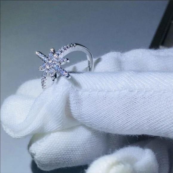 NEW 💍18K White Gold Shooting Star Ring - Picture 2 of 7